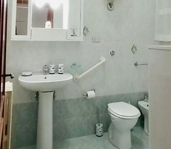 Casa Maria E Giardino Di Limoni * Castro (Lecce)