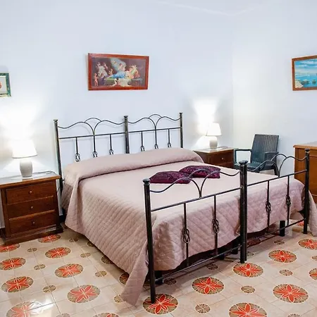 Casa Maria E Giardino Di Limoni Castro (Lecce)
