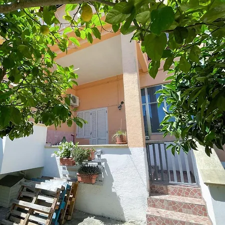 Lägenhet Casa Maria E Giardino Di Limoni