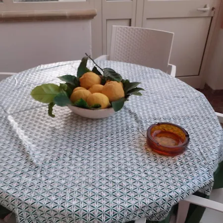 Casa Maria E Giardino Di Limoni Lägenhet *